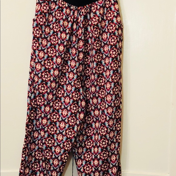 SOLD!! SOLD!! BEAUTIFUL STRAPLESS ROMPER - Picture 2 of 6